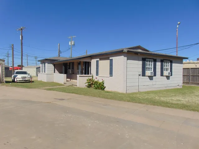 $595 | 3502 Peoria Avenue, Unit A, Lubbock, TX 79413