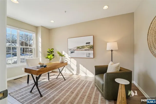 $899,000 | 8 Masterson Court, Waldwick, NJ 07463