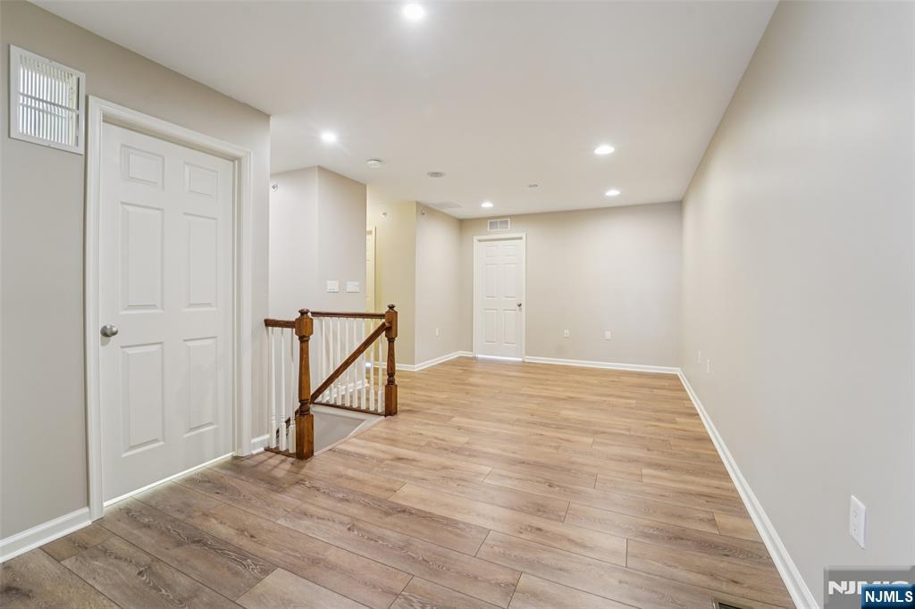 8 Masterson Court Waldwick, NJ 07463 - Photo 24 of 50