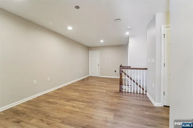 $899,000 | 8 Masterson Court, Waldwick, NJ 07463