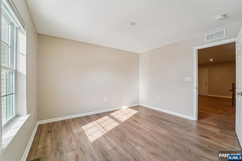 8 Masterson Court Waldwick, NJ 07463 - Photo 29 of 50