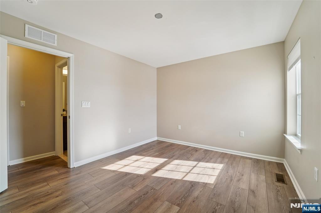 8 Masterson Court Waldwick, NJ 07463 - Photo 34 of 50