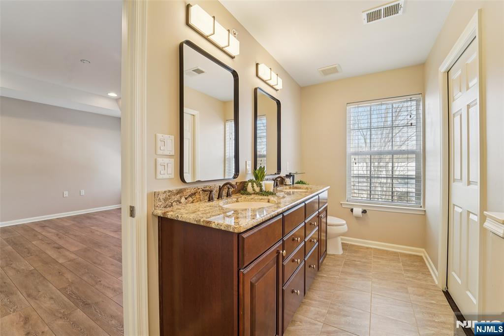 8 Masterson Court Waldwick, NJ 07463 - Photo 38 of 50