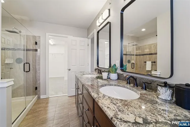 $899,000 | 8 Masterson Court, Waldwick, NJ 07463