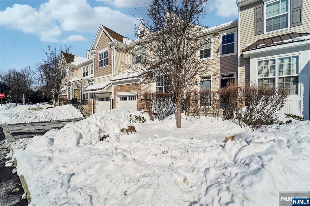 8 Masterson Court Waldwick, NJ 07463 - Photo 4 of 50