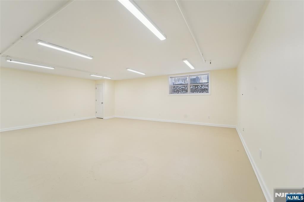 8 Masterson Court Waldwick, NJ 07463 - Photo 43 of 50