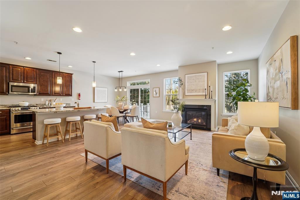 8 Masterson Court Waldwick, NJ 07463 - Photo 5 of 50