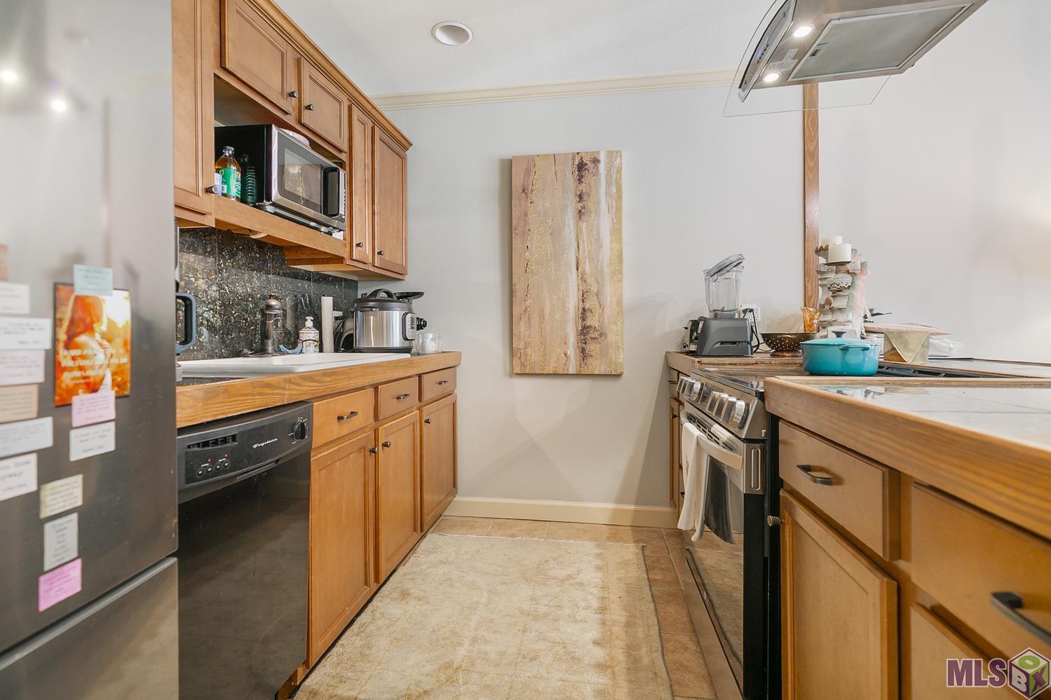 8508 Summa Avenue, Unit P11 Baton Rouge, LA 70809 - Photo 4 of 10