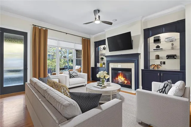 $3,800 | 395 Laurent Street Northwest, Unit 4, Atlanta, GA 30318