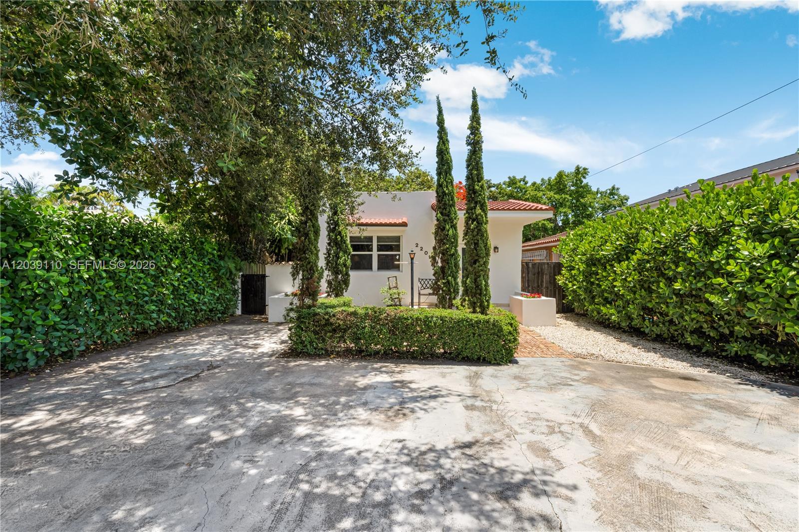 2209 Southwest 57th Court Miami, FL 33155 - Photo 3 of 38