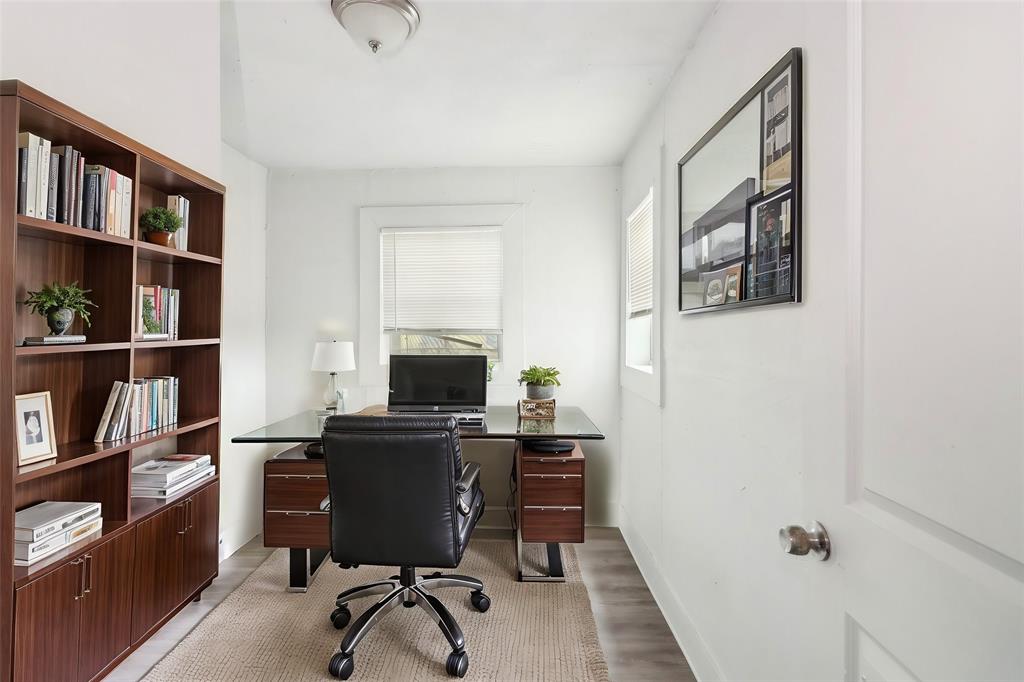 1906 Grainger Street Fort Worth, TX 76110 - Photo 13 of 38 Smaller style room perfect for home office. Virtually staged.