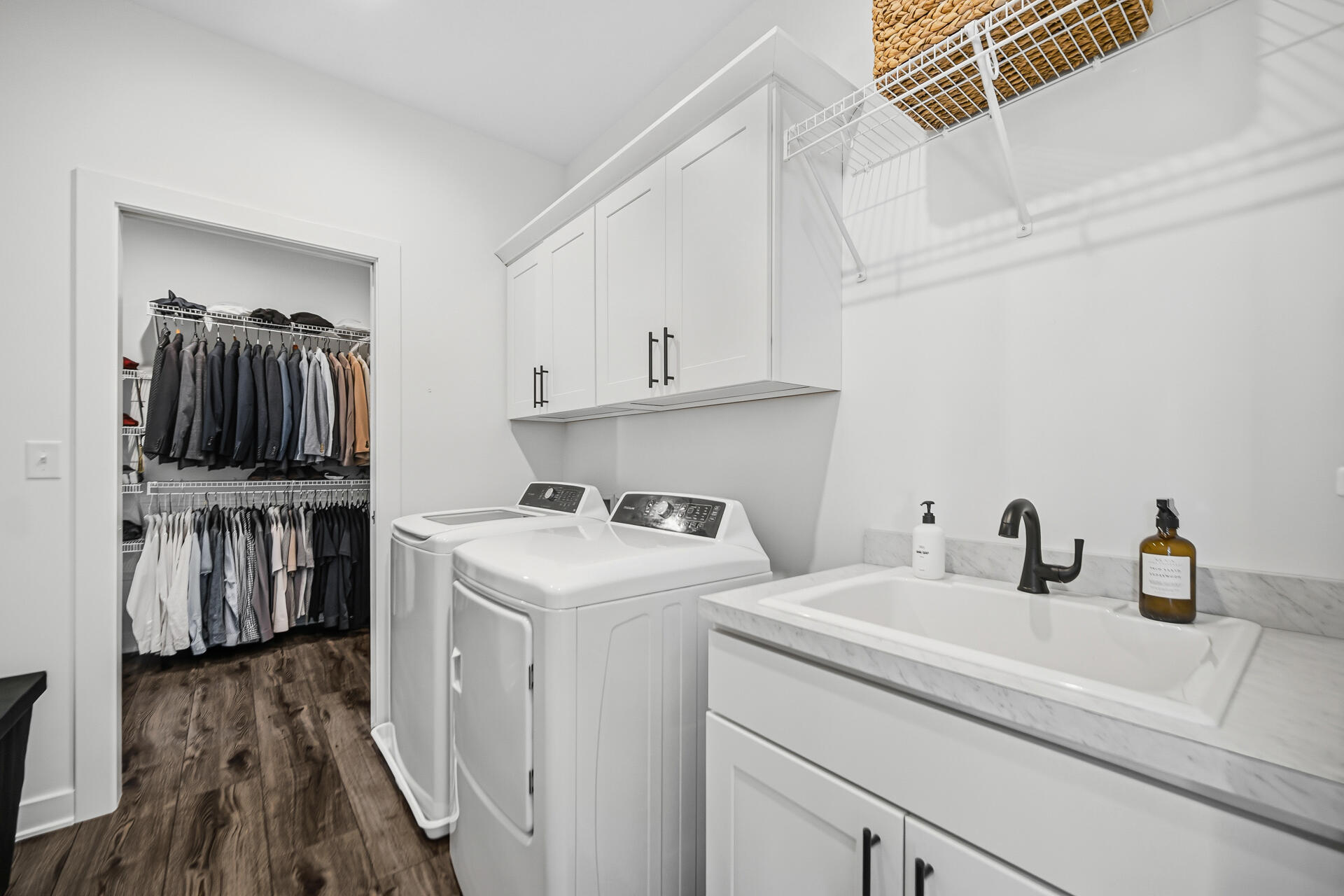 306 West Prairie Lane Valparaiso, IN 46385 - Photo 9 of 27 1920x1280