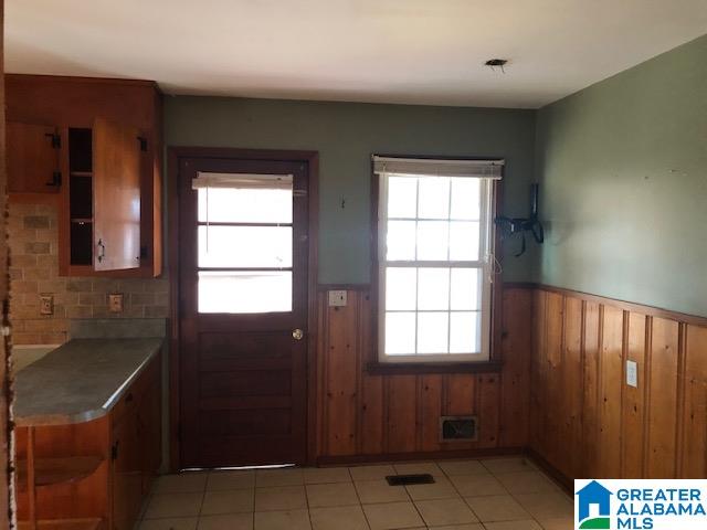 504 Cherokee Circle Fairfield, AL 35064 - Photo 5 of 12