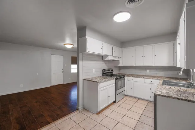 $2,300 | 2140 Glenwood Drive, Abilene, TX 79605