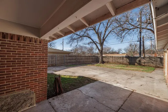 $2,300 | 2140 Glenwood Drive, Abilene, TX 79605