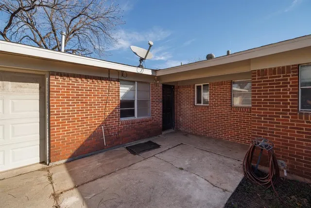 $2,300 | 2140 Glenwood Drive, Abilene, TX 79605