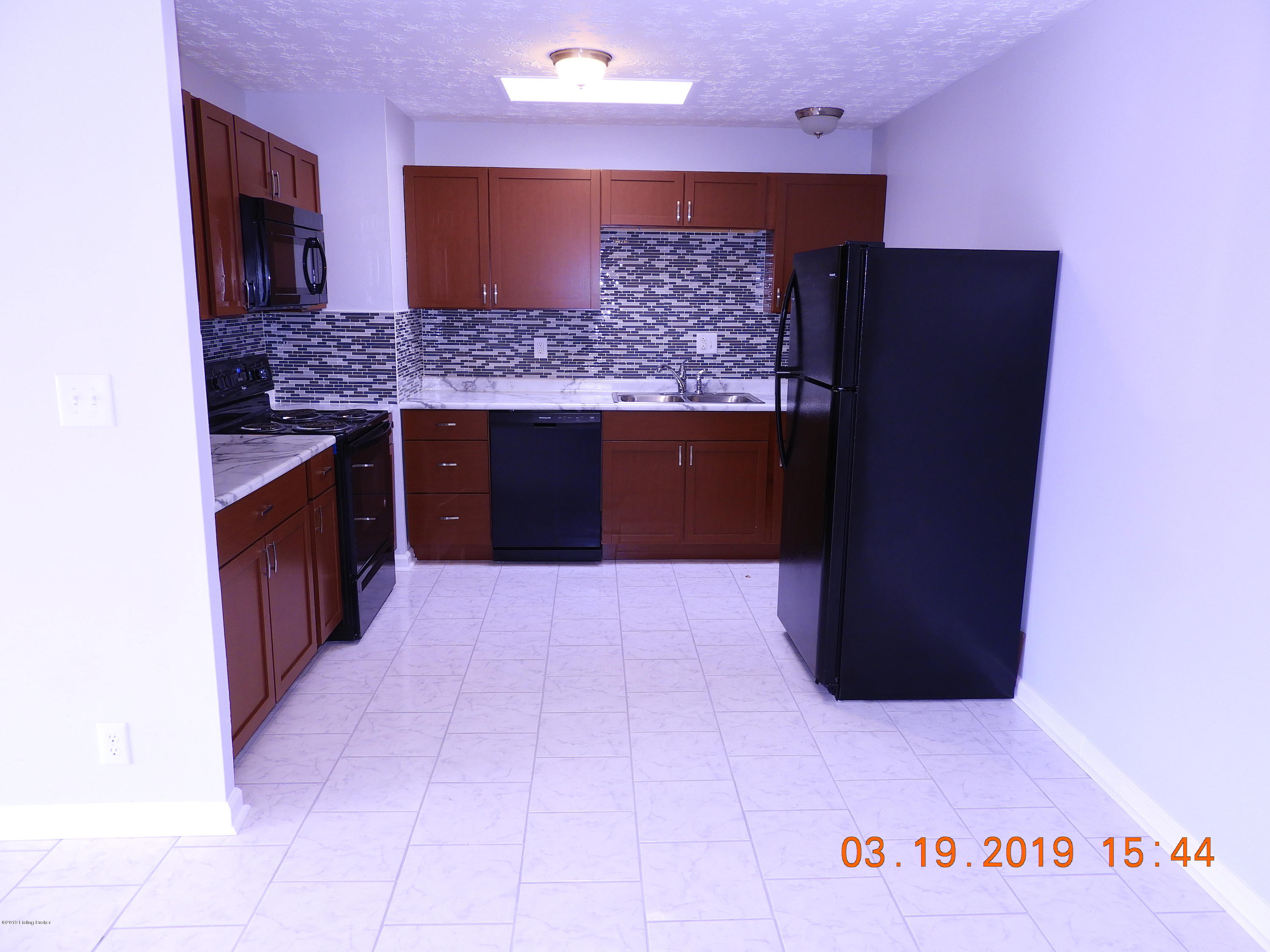 301 Mac Brae Road Louisville, KY 40214 - Photo 20 of 52 DSCN3345