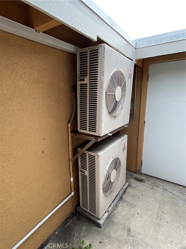 1331 Atlantic Avenue Long Beach, CA 90813 - Photo 43 of 44 a stove top oven sitting inside of a kitchen