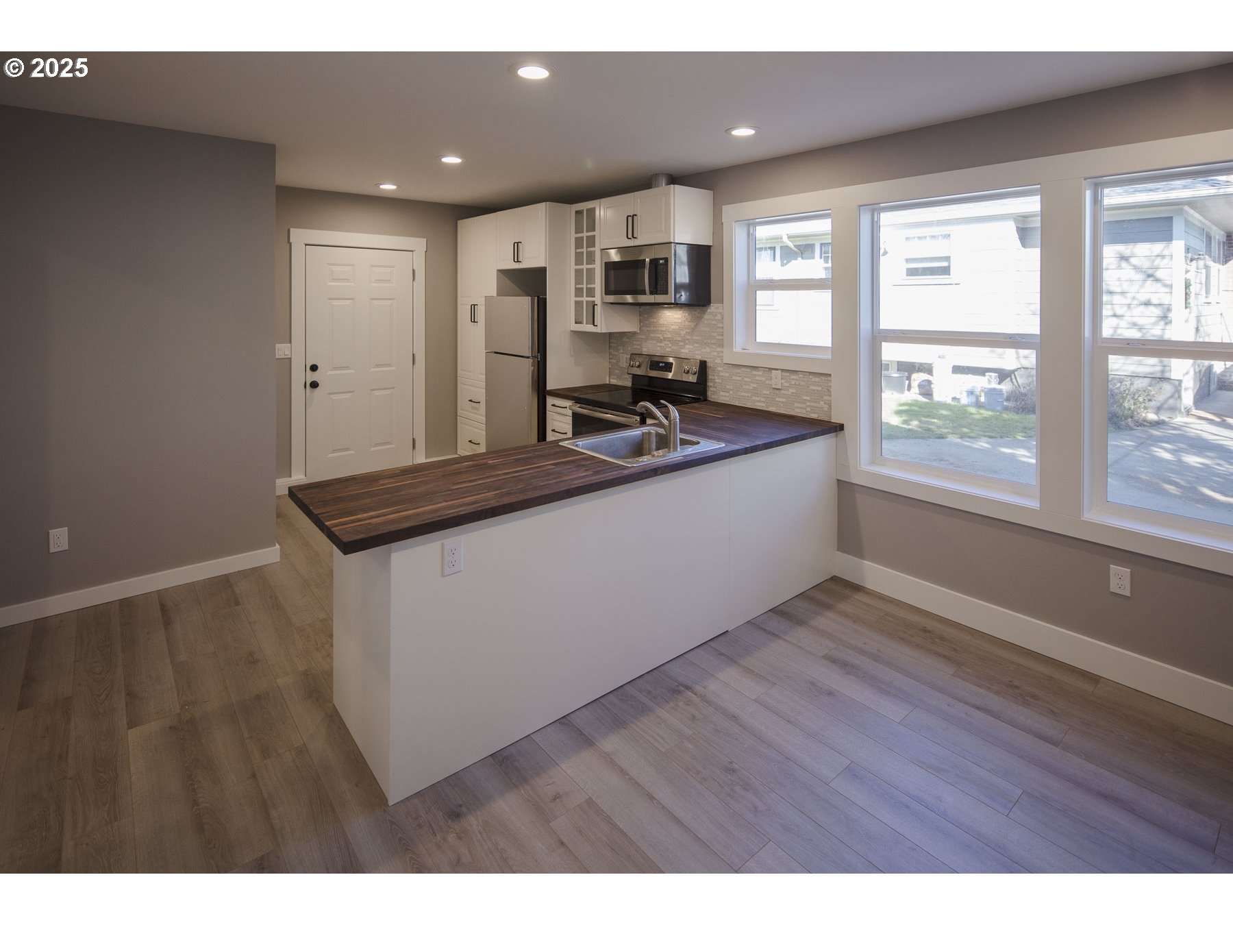 2416 North Rosa Parks Way Portland, OR 97217 - Photo 34 of 41 Accessory Dwelling Unit