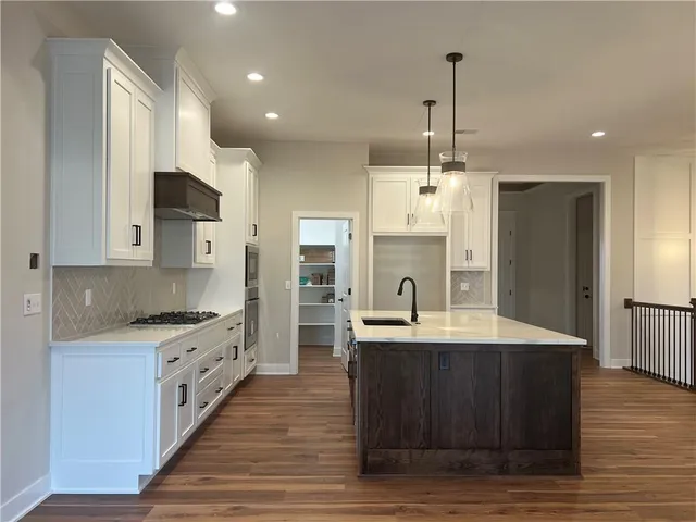 $575,000 | 25257 West 142nd Street, Olathe, KS 66061