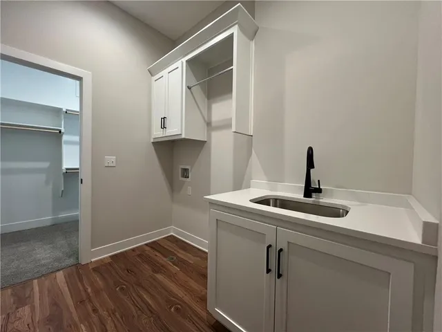 $565,000 | 25257 West 142nd Street, Olathe, KS 66061