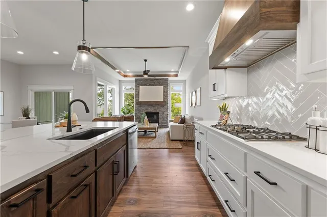 $565,000 | 25257 West 142nd Street, Olathe, KS 66061