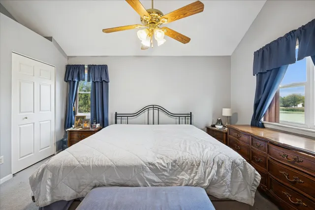 $389,000 | 10 Barrington Court, Lake In The Hills, IL 60156