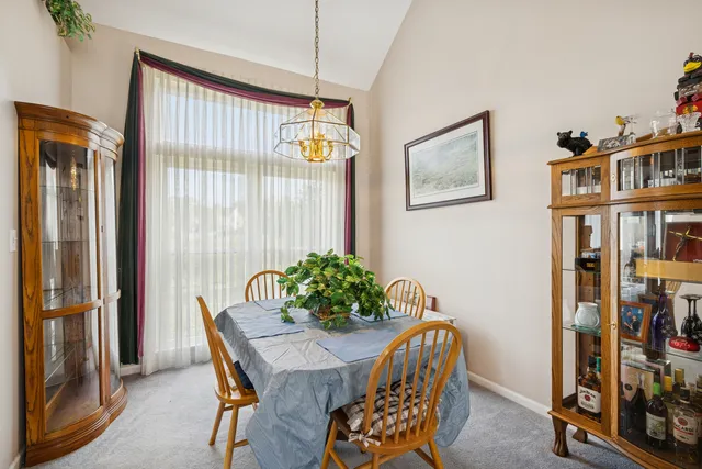 $389,000 | 10 Barrington Court, Lake In The Hills, IL 60156