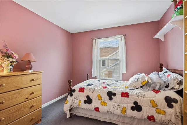 $389,000 | 10 Barrington Court, Lake In The Hills, IL 60156