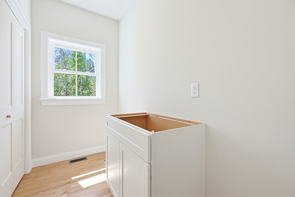 112 West Meadow Road Townsend, MA 01474 - Photo 20 of 38 a room with a window