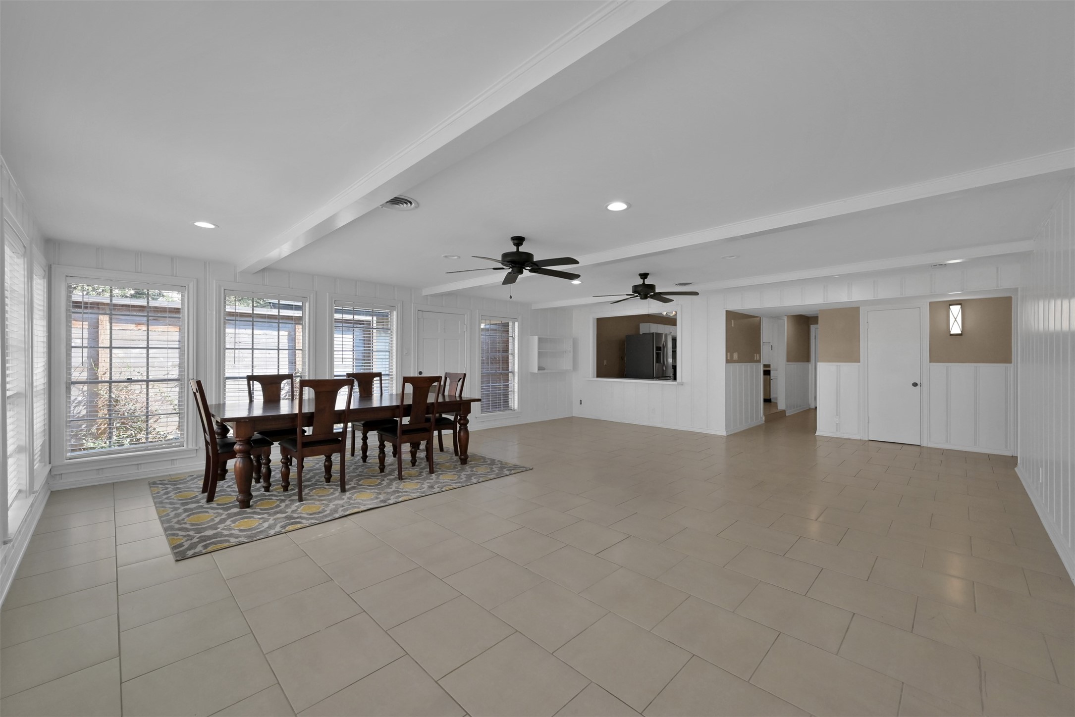 416 Milwaukee Street Houston, TX 77009 - Photo 8 of 25 a view of a livingroom with furniture and chandelier
