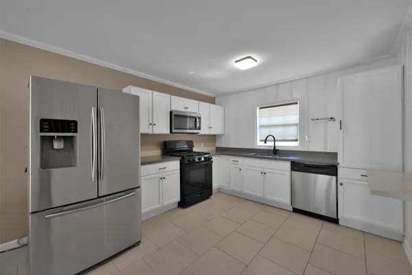 $2,250 | 416 Milwaukee Street, Houston, TX 77009