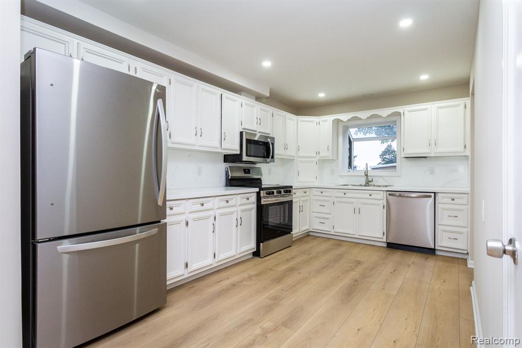 8128 Racine Road Warren, MI 48093 - Photo 5 of 22