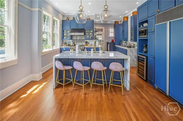 $10,000 | 624 East Victory Drive, Savannah, GA 31405