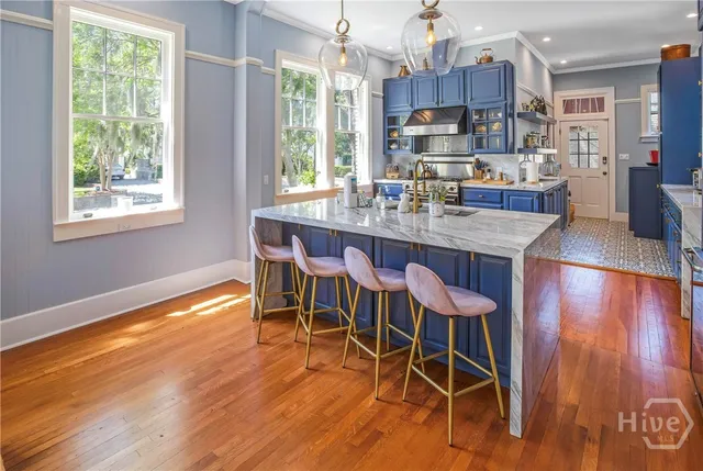 $10,000 | 624 East Victory Drive, Savannah, GA 31405