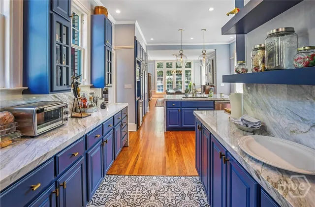 $10,000 | 624 East Victory Drive, Savannah, GA 31405