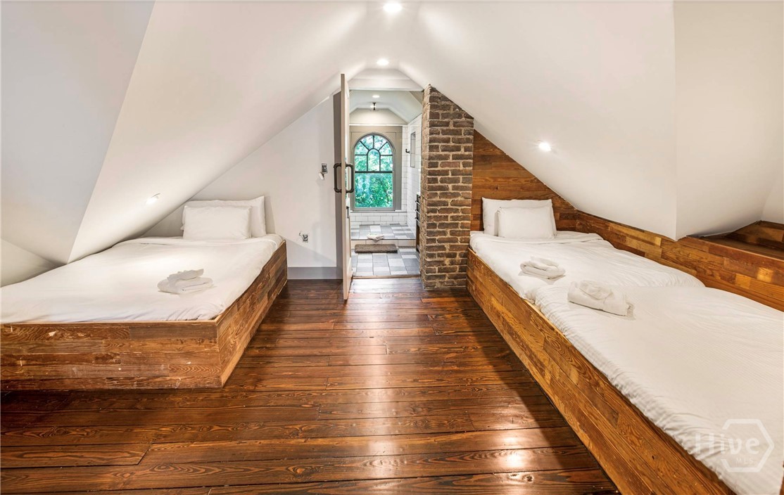 624 East Victory Drive Savannah, GA 31405 - Photo 31 of 37