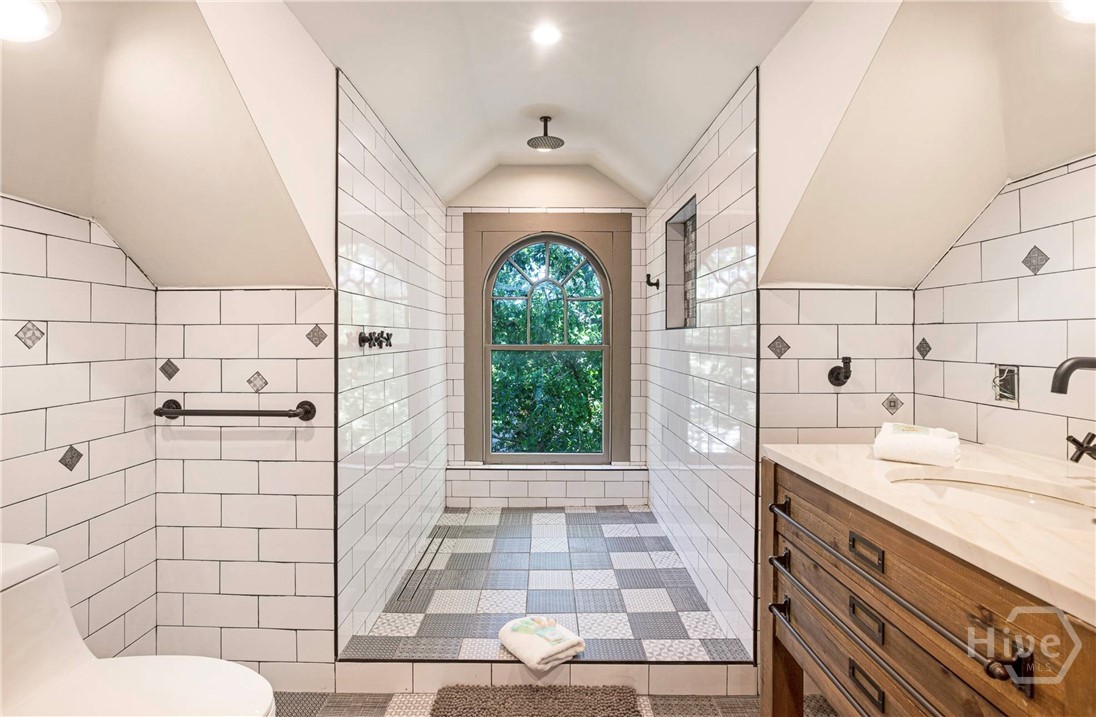 624 East Victory Drive Savannah, GA 31405 - Photo 33 of 37