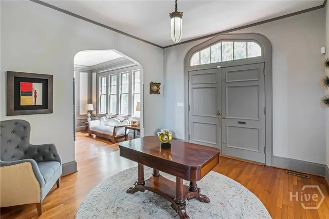 $10,000 | 624 East Victory Drive, Savannah, GA 31405