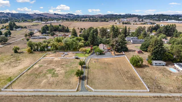 a view of an outdoor space