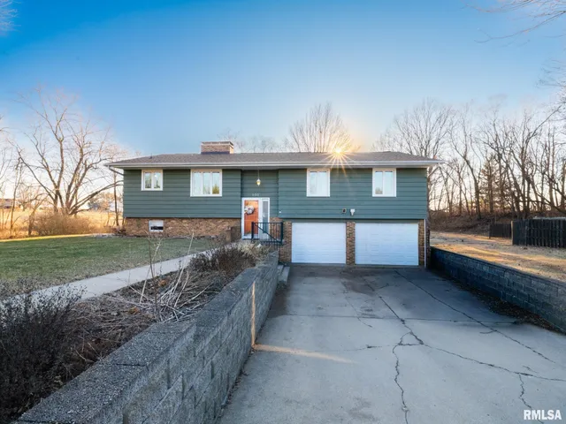 $185,000 | 103 Edgebrook Court, Washburn, IL 61570