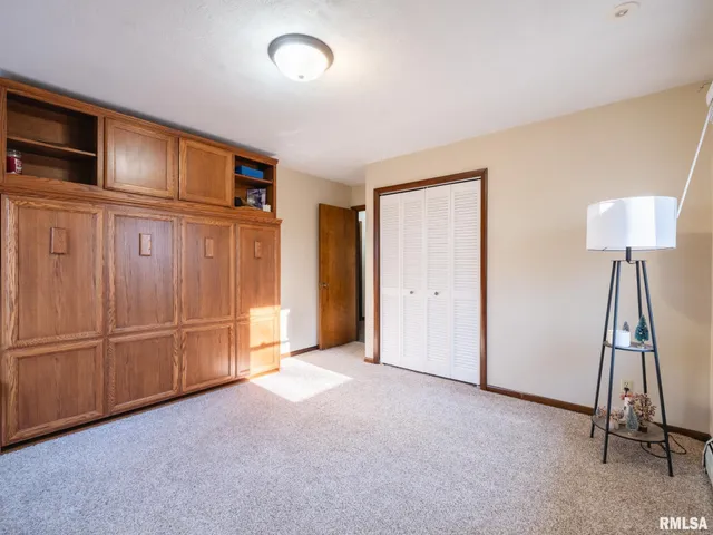 $185,000 | 103 Edgebrook Court, Washburn, IL 61570