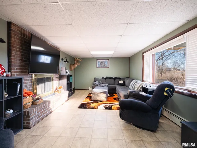 $185,000 | 103 Edgebrook Court, Washburn, IL 61570