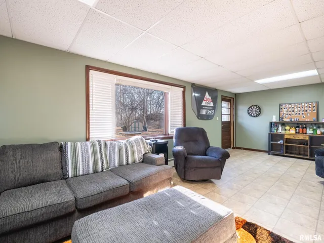 $185,000 | 103 Edgebrook Court, Washburn, IL 61570