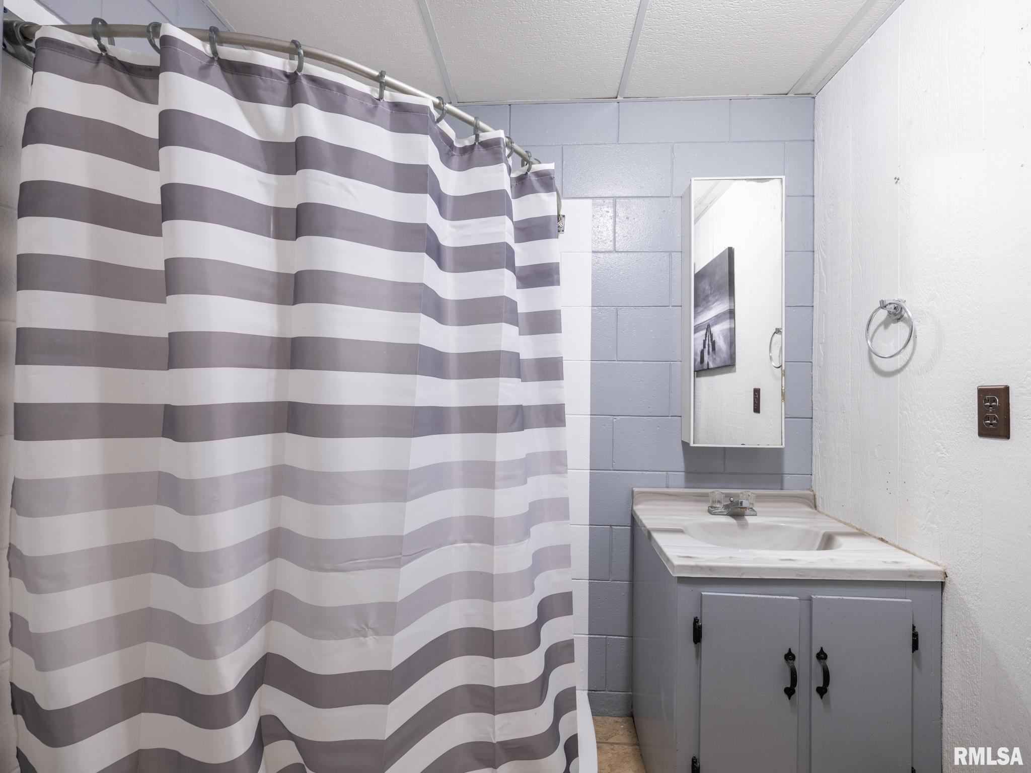 103 Edgebrook Court Washburn, IL 61570 - Photo 25 of 35