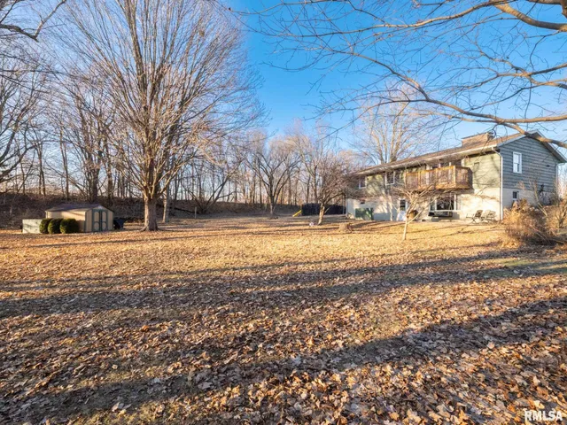 $185,000 | 103 Edgebrook Court, Washburn, IL 61570