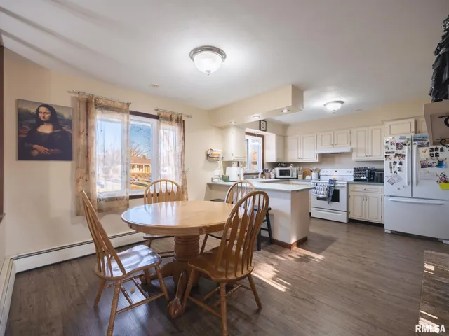 $185,000 | 103 Edgebrook Court, Washburn, IL 61570