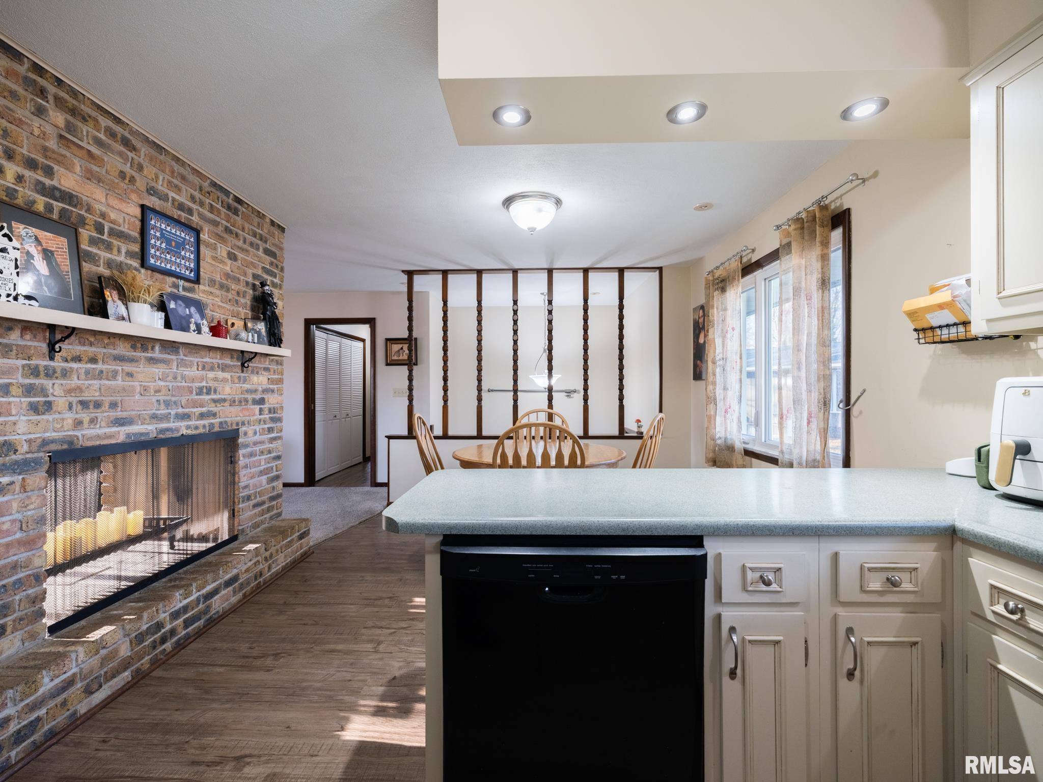 103 Edgebrook Court Washburn, IL 61570 - Photo 10 of 35