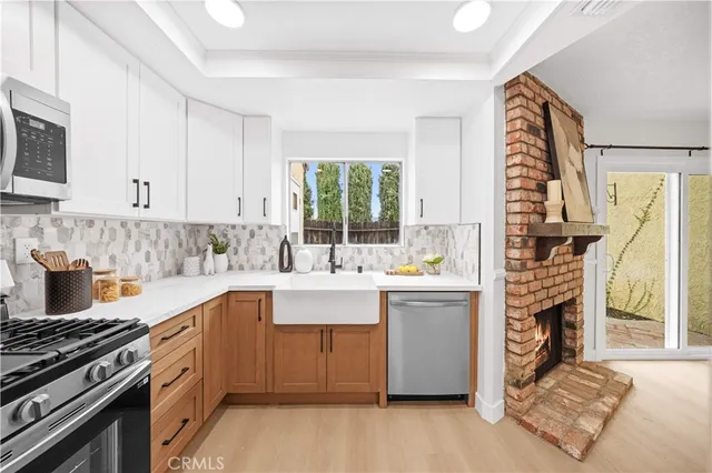 $625,000 | 409 West Mountain View Avenue, Unit 6, La Habra, CA 90631