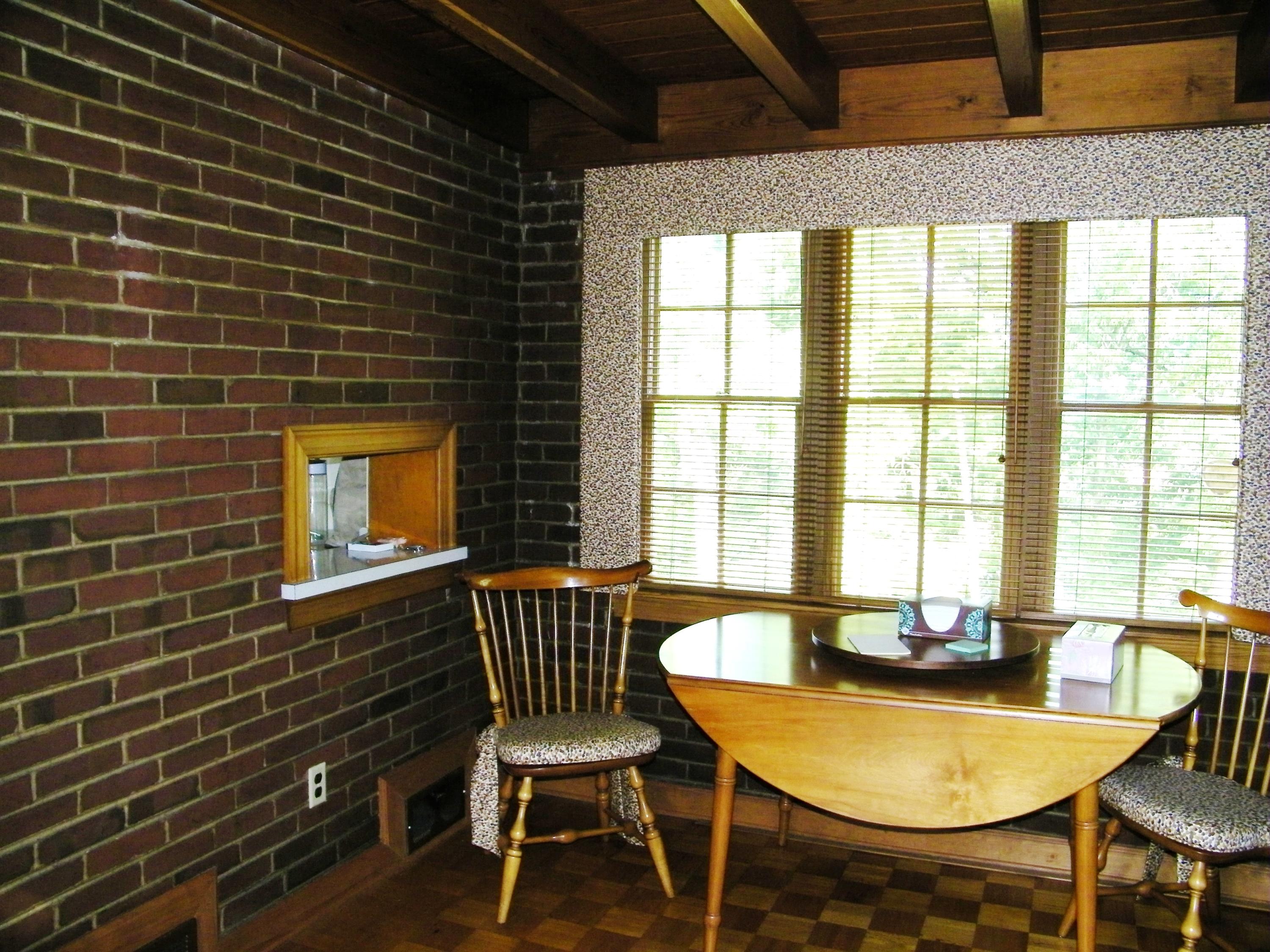 3333 Mud Lick Road Southwest Roanoke, VA 24018 - Photo 12 of 48 Breakfast room with pass thru and rear w